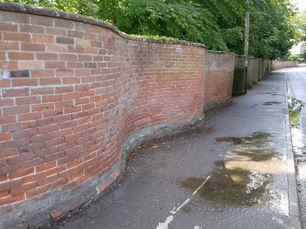 The Crinkle Crankle Wall